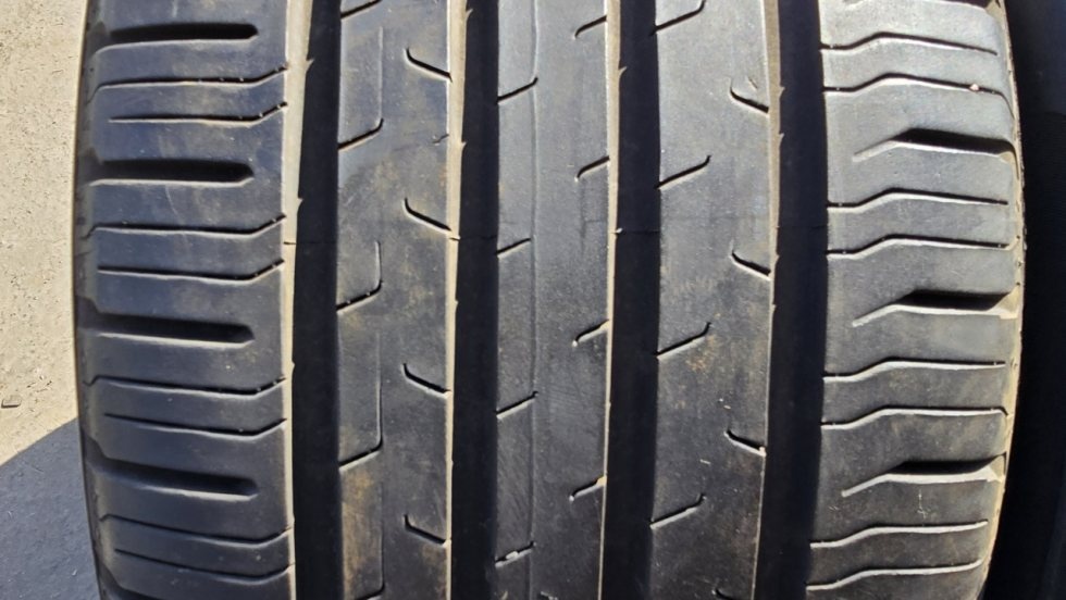 Letní pneu 245/40/18 Continental - 2