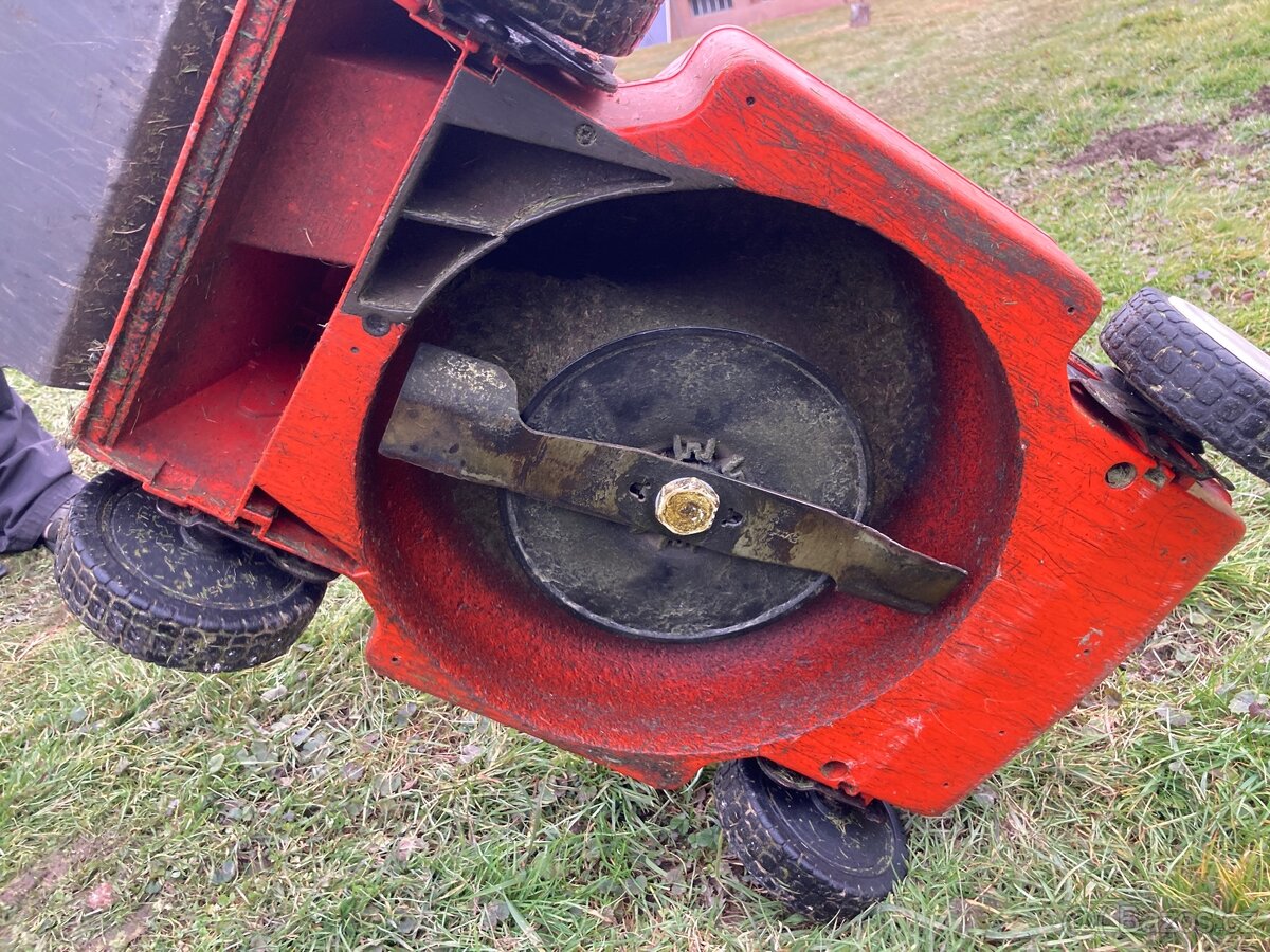 Sekačka na trávu - 2