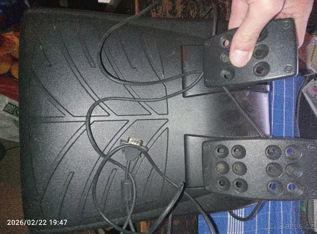 Volant Logitech Driving Force GT s pedaly - 2