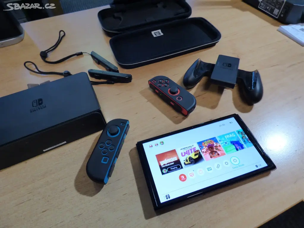Herní konzole Nintendo Switch s příbalem - 2