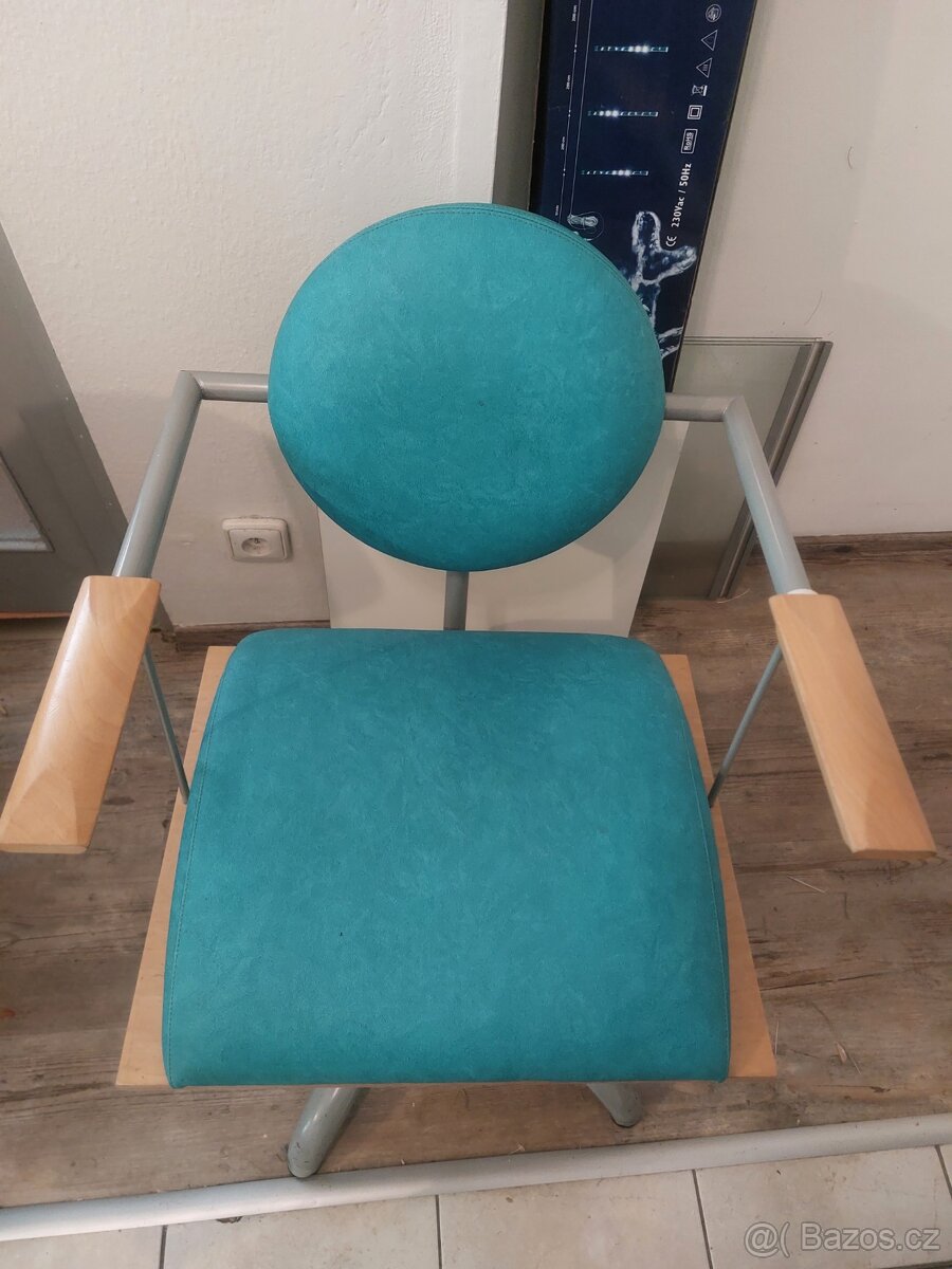 Zajímavá designová židle - 2