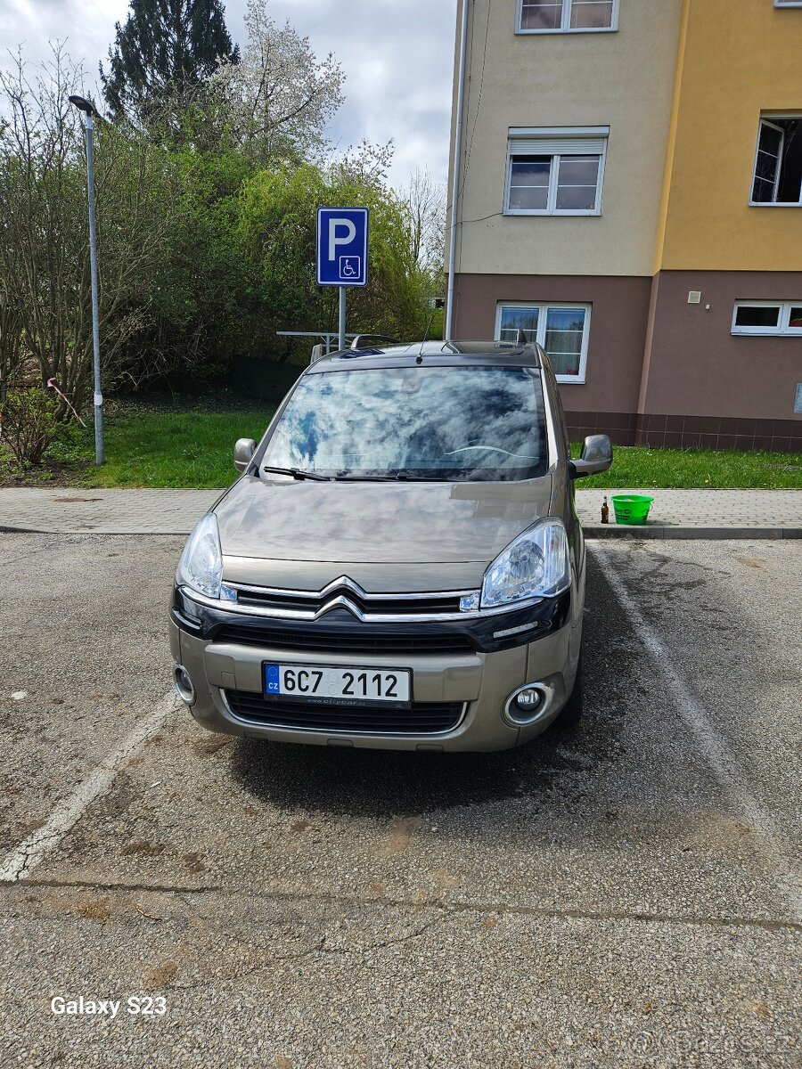 Citroen Berlingo 1.6 hdi 84kw  prosim jen sms zavolám aam  - 2