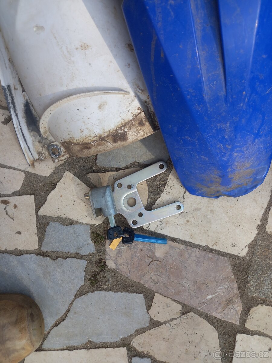 Nahradni díly na wr 450 a husqvarna 610
