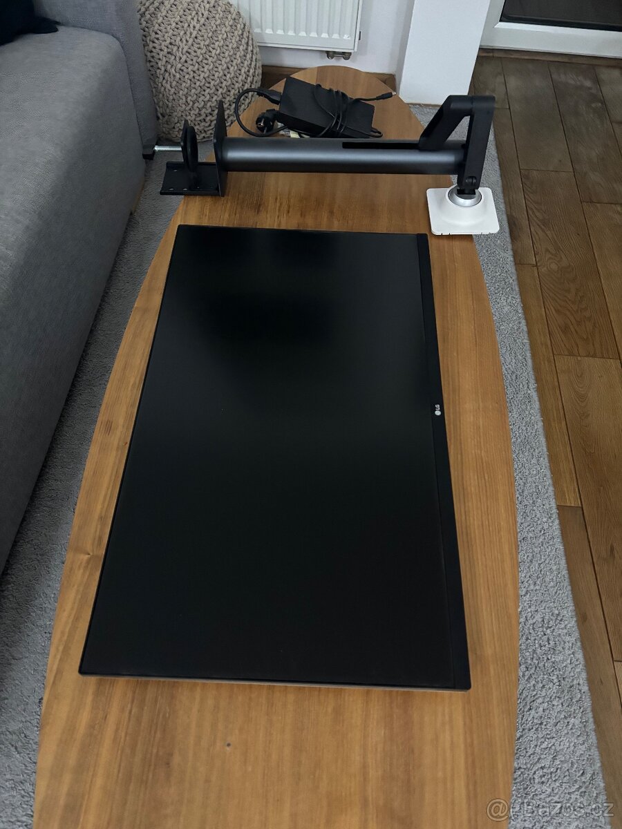 LG 31,5 4K IPS - graficky monitor - 32UN88A-W - 2