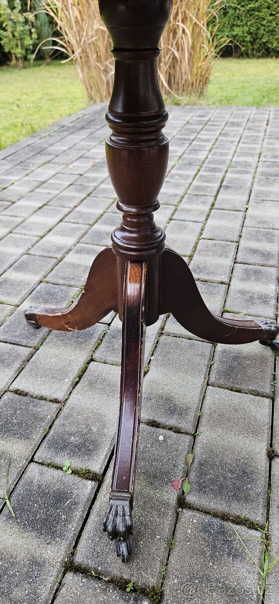 Kulatý starožitný stolek třeba pro telefon - 2