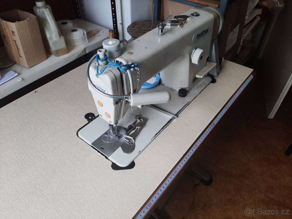 Průmyslový šicí stroj BROTHER jednojehlový - 2