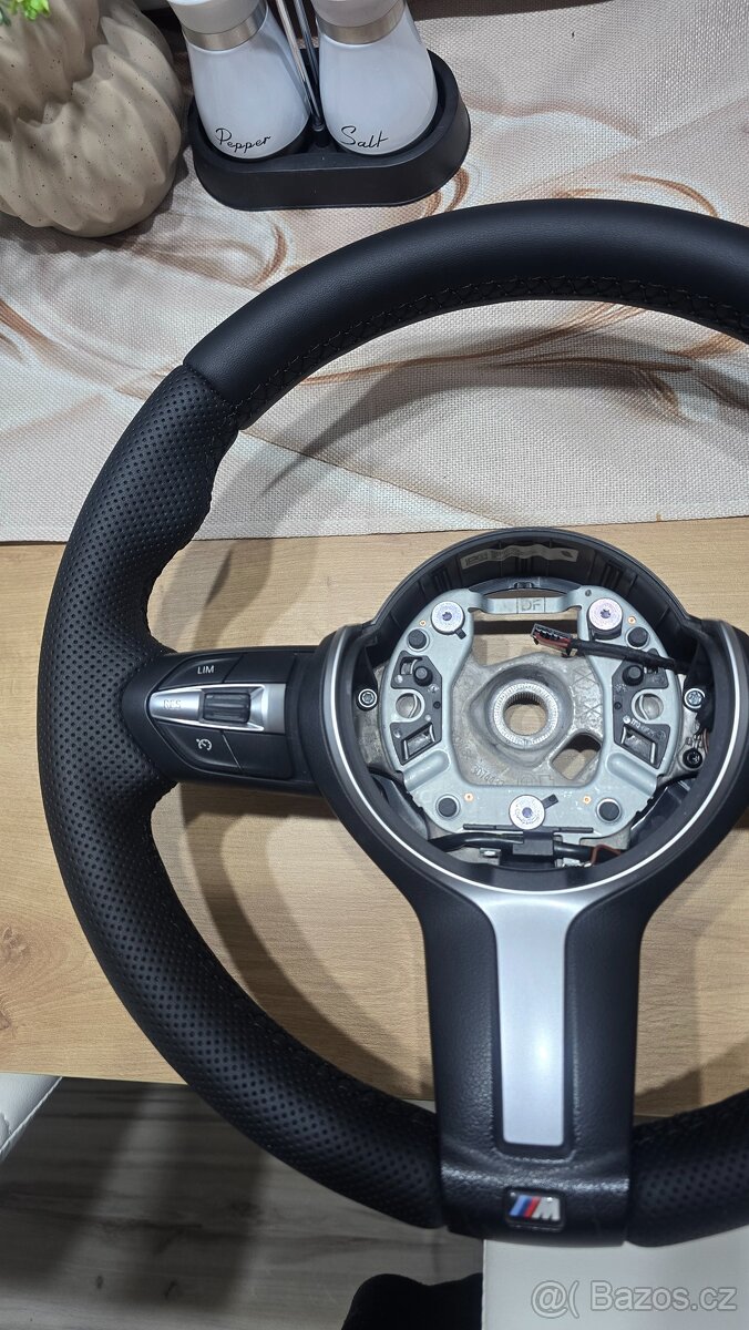 Volant BMW F10 F12 F30 F22 F20 F32 M-paket - 2