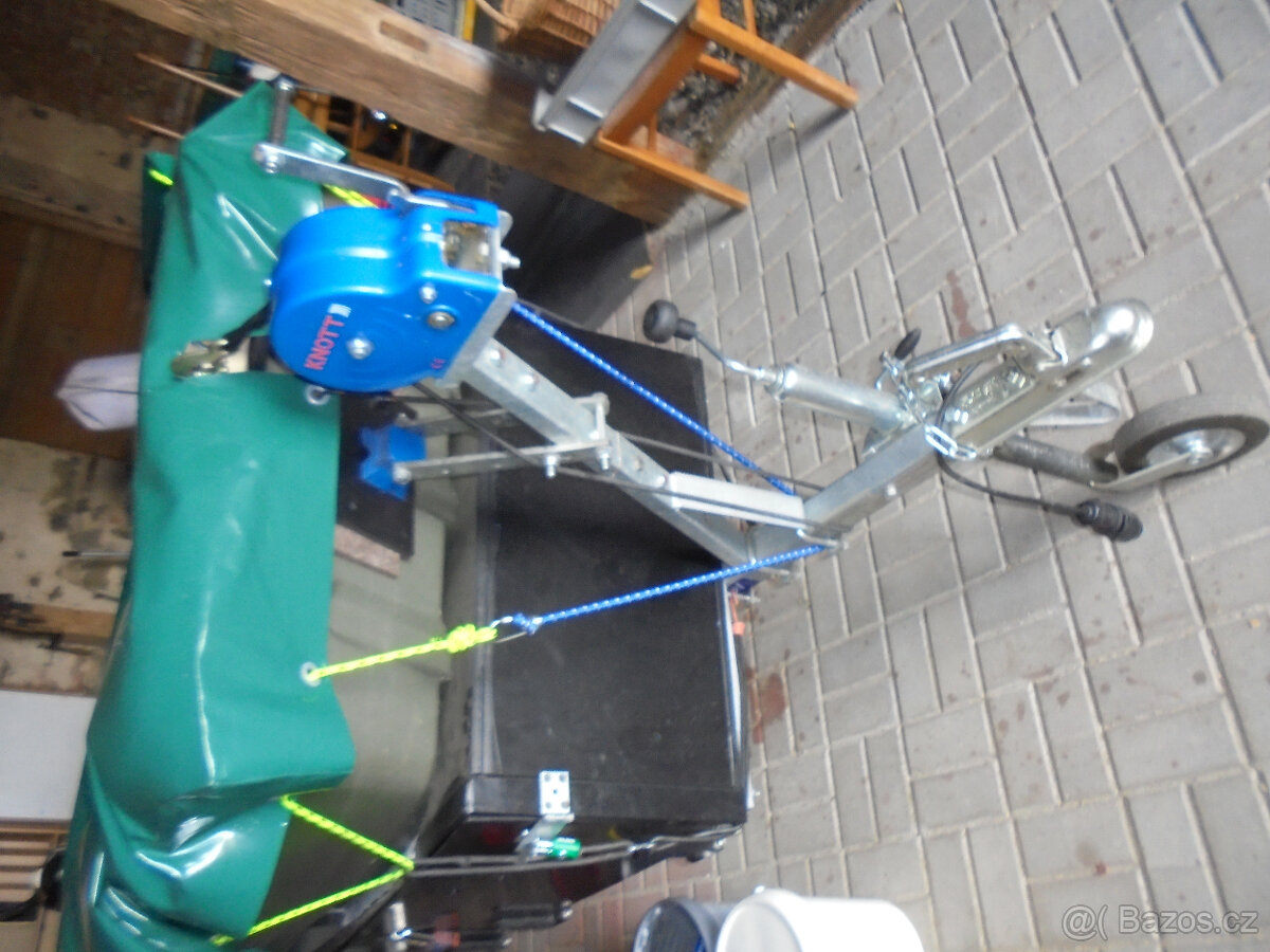 Prodám Loď na rybaření - 2