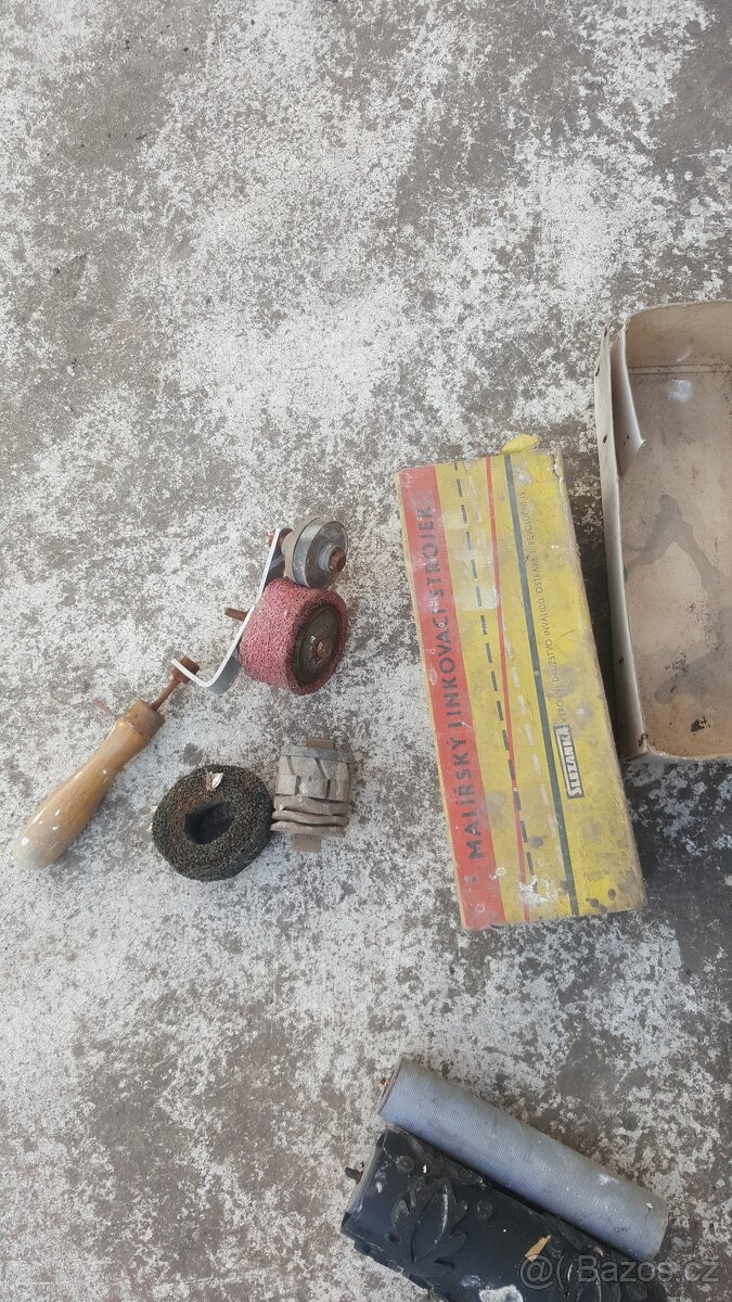 Staré malířské válečky, linkovací a malířský strojek - 2