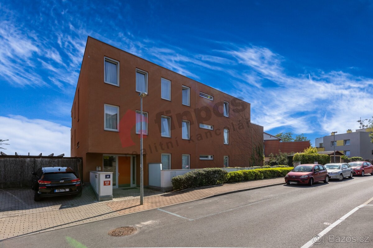 Stylový 3+kk s privátní zahradou, pergolou – Praha Vysočany - 2