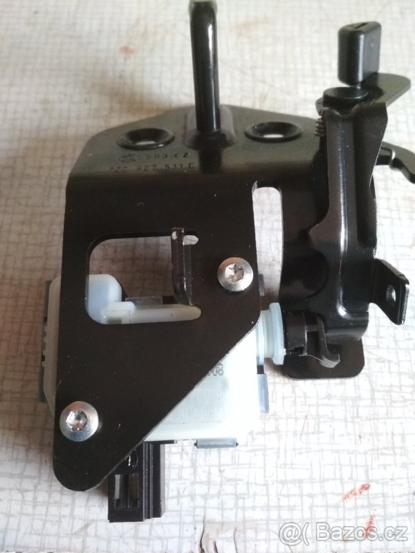 Škoda octavia II, západka zámku pátých dveří - 2