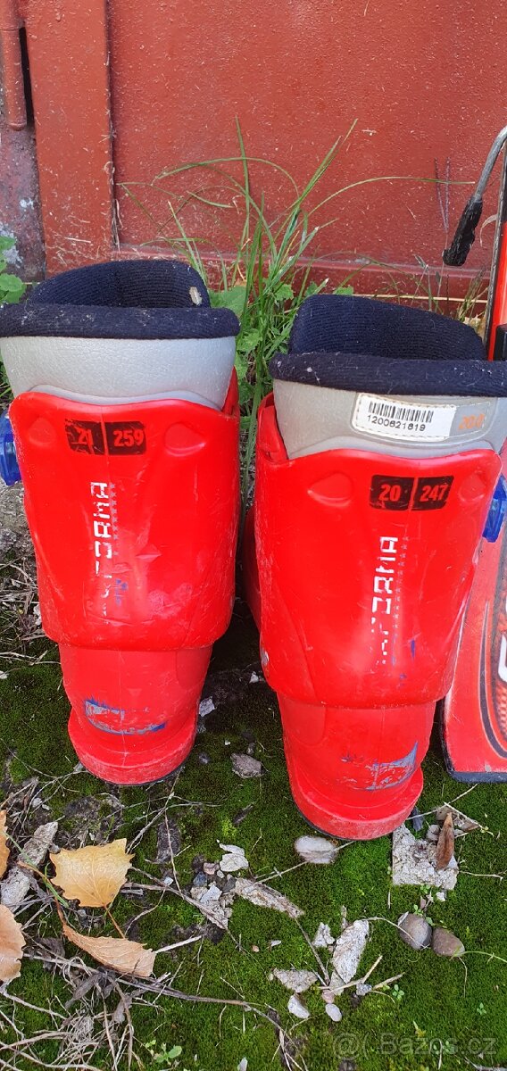 Dětské lyže a lyžáky. - 2