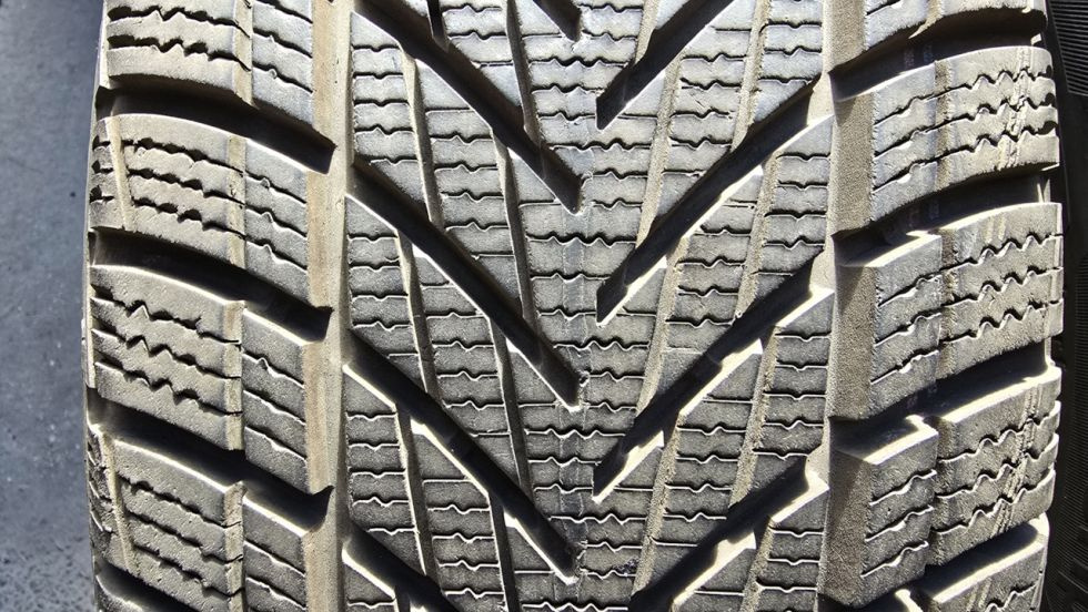 Zimní pneu 205/60/16 Good Year - 2