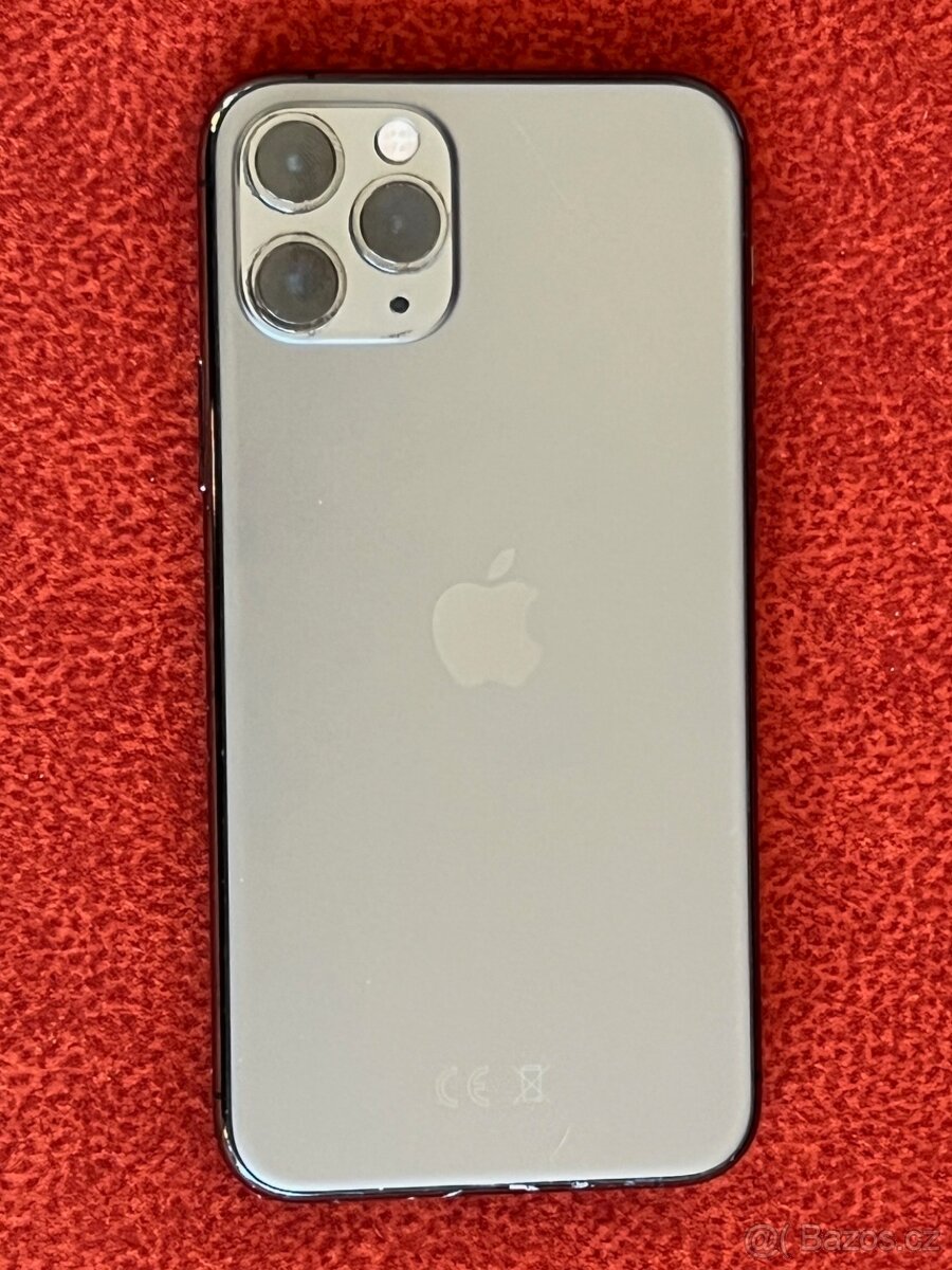 Černý iPhone 11 Pro 64 GB - 2