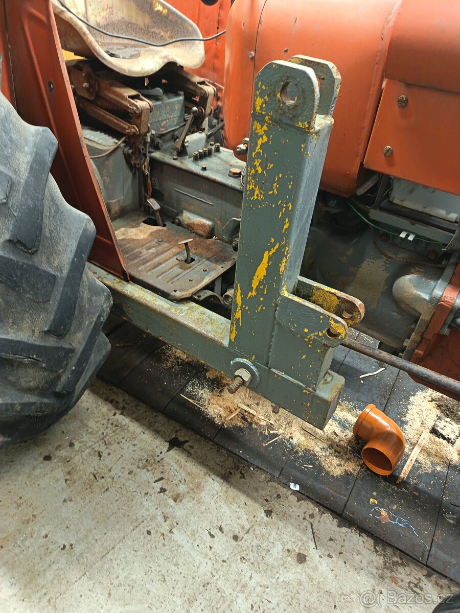 Držák čelního nakladace - 2