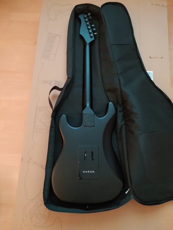 Elektricka kytara + kombo Harley Benton - 2