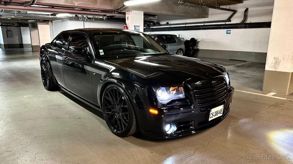 KOUPÍM grill na Chrysler 300C - 2