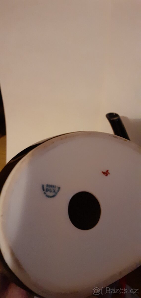 Soška a džbán.Dux - 2