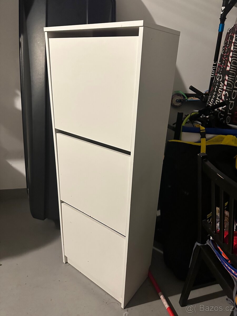 Botník IKEA 700 Kč - 2