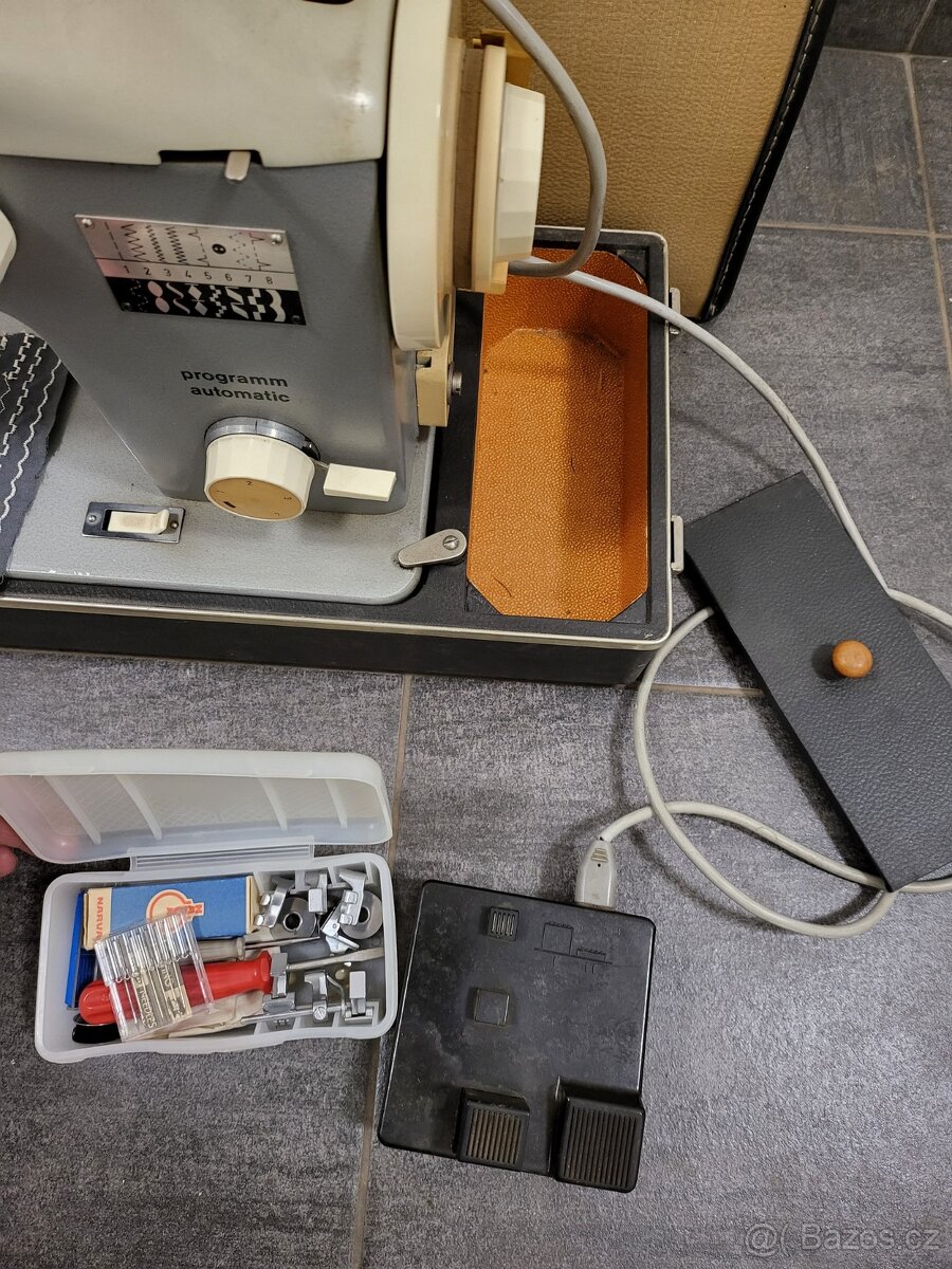 šicí stroj Veritas s kufrem - 2