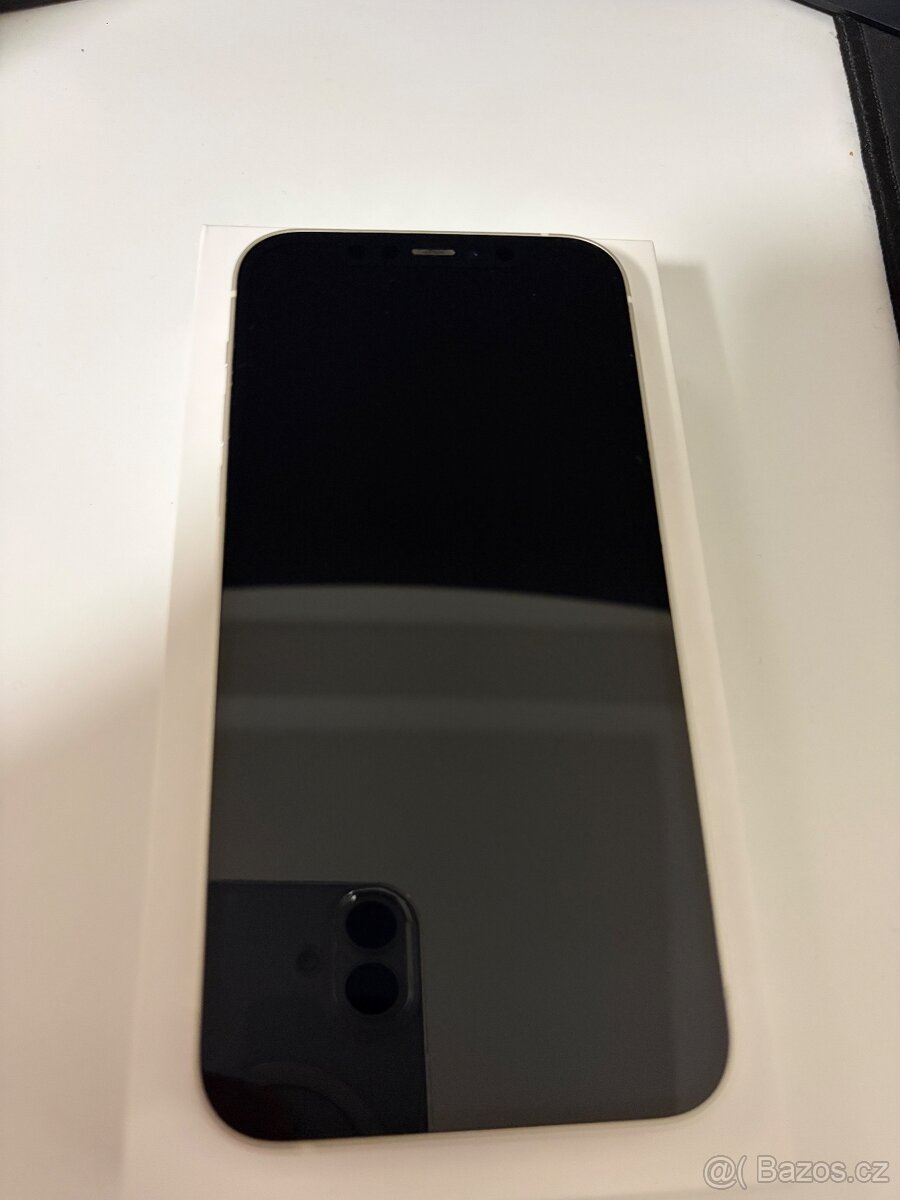 iPhone 12 256GB bílý - 2
