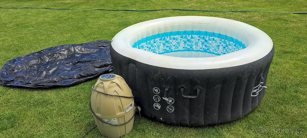 Vyrivka Lay-Z-Spa - 2