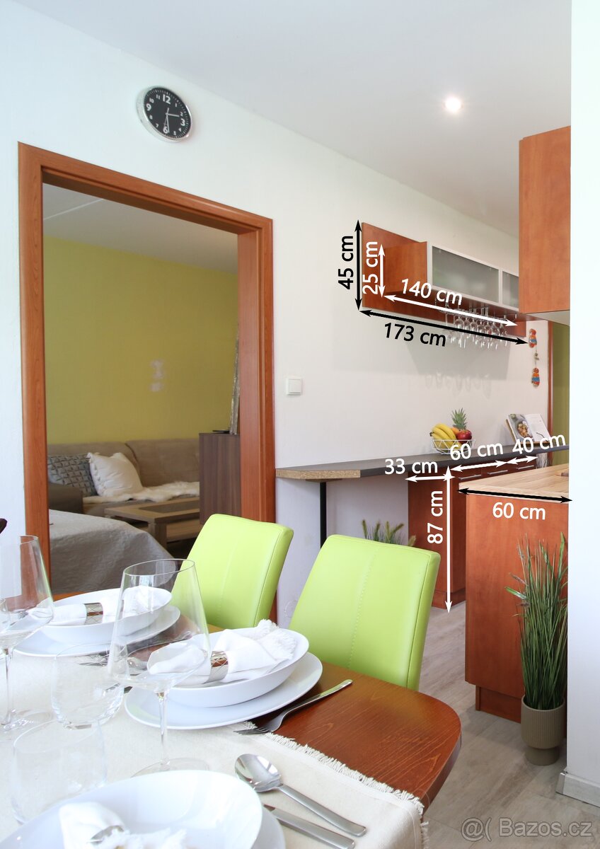 Kuchyň délky 255 cm s kováním Blum, včetně spotřebičů - 2