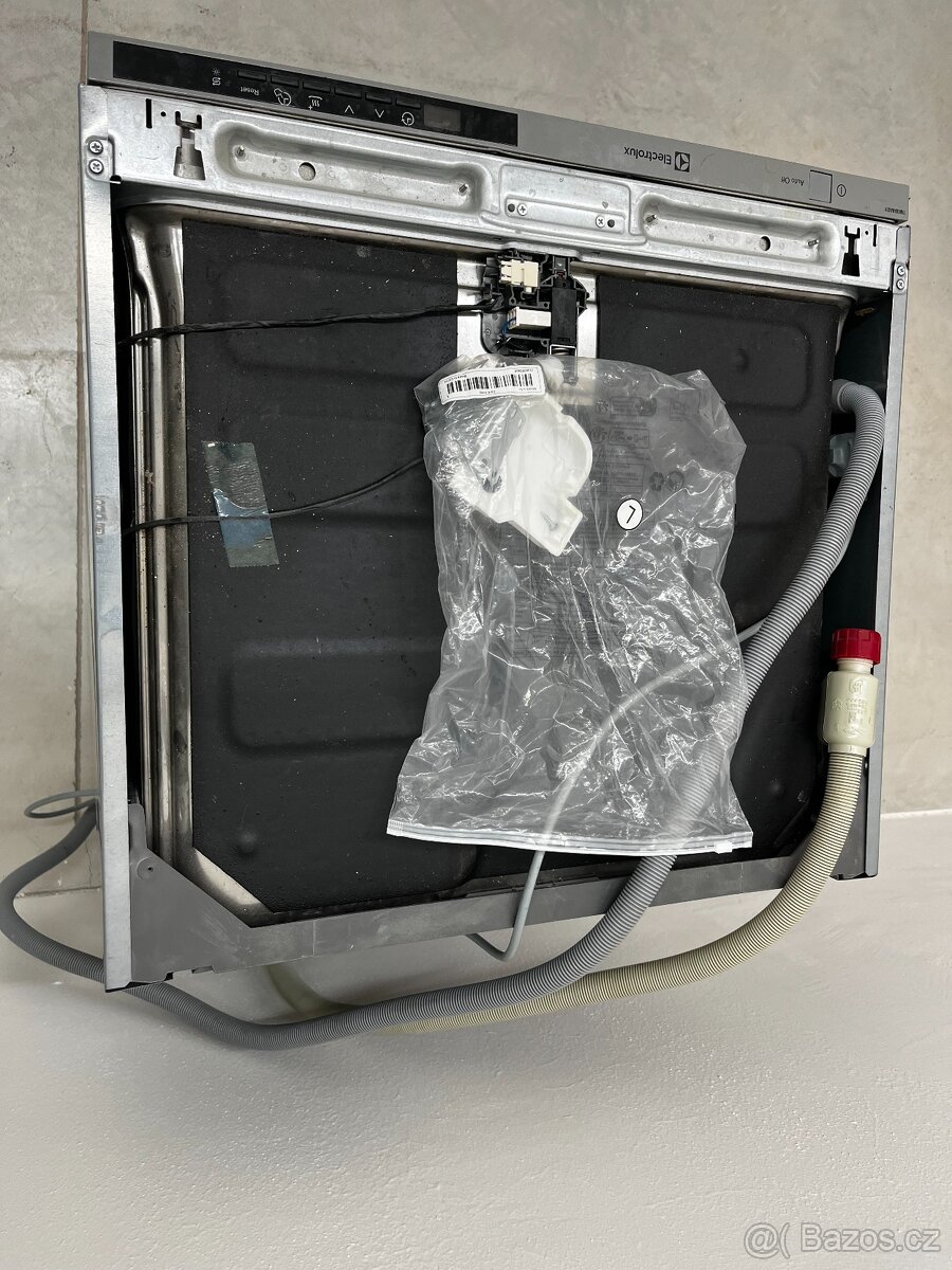 Vestavěná myčka Electrolux ESL5335LO 60cm - 2