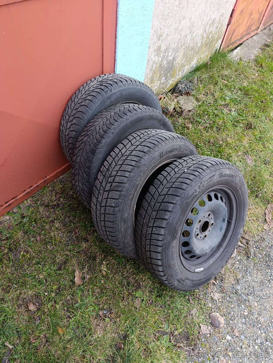 a nadpis 4x zimní pneu BARUM 195/65 r15 + plech. disky - 2