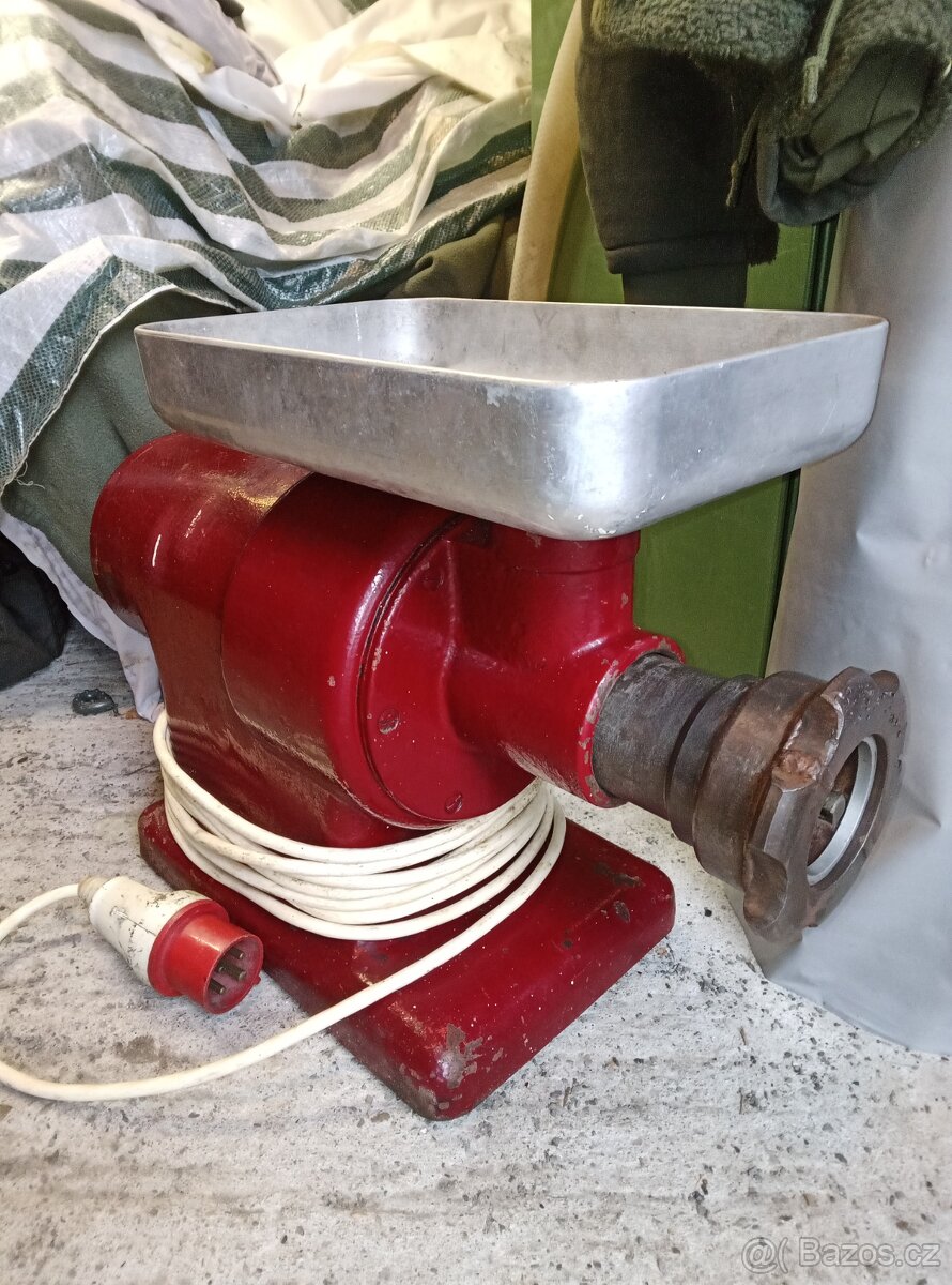 Mlýnek na maso Vlček - 2