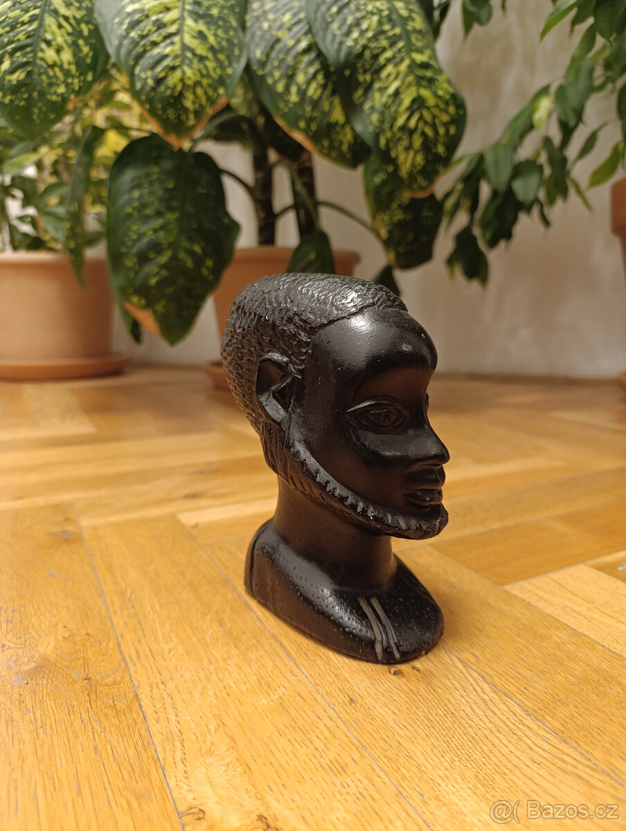 Stará soška, busta, afrika - 2