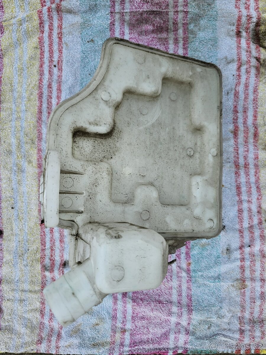 Nádobka ostřikovačů Fabia 2 Facelift - 2