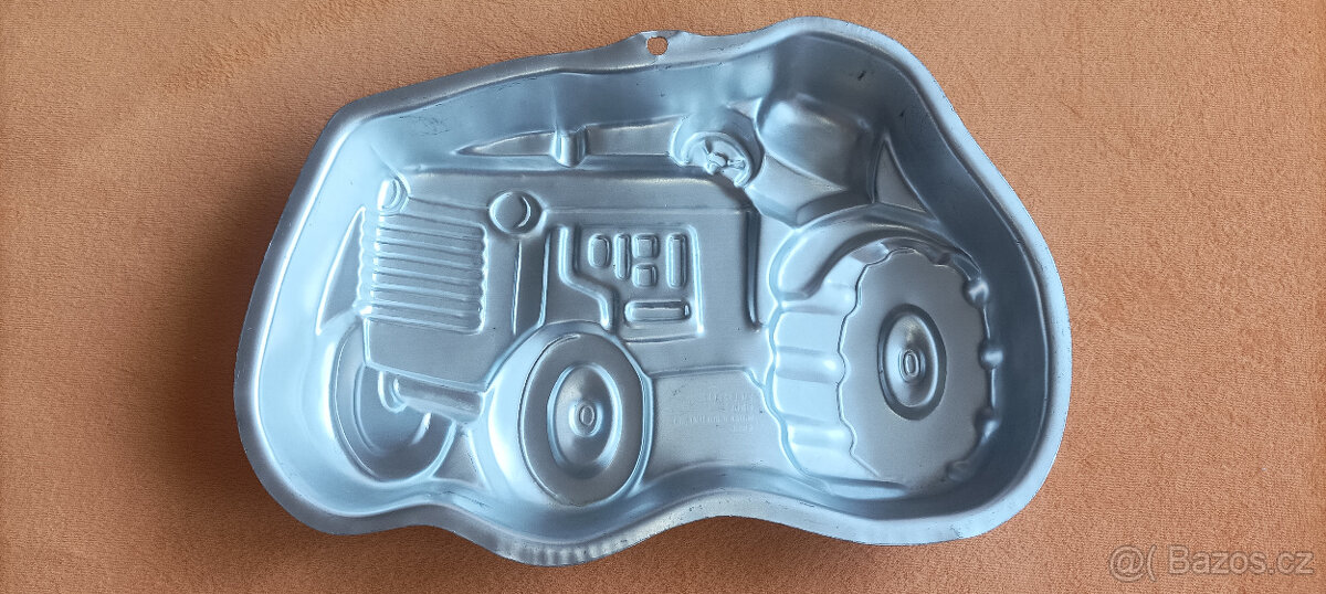 Pečící forma Traktor - 2