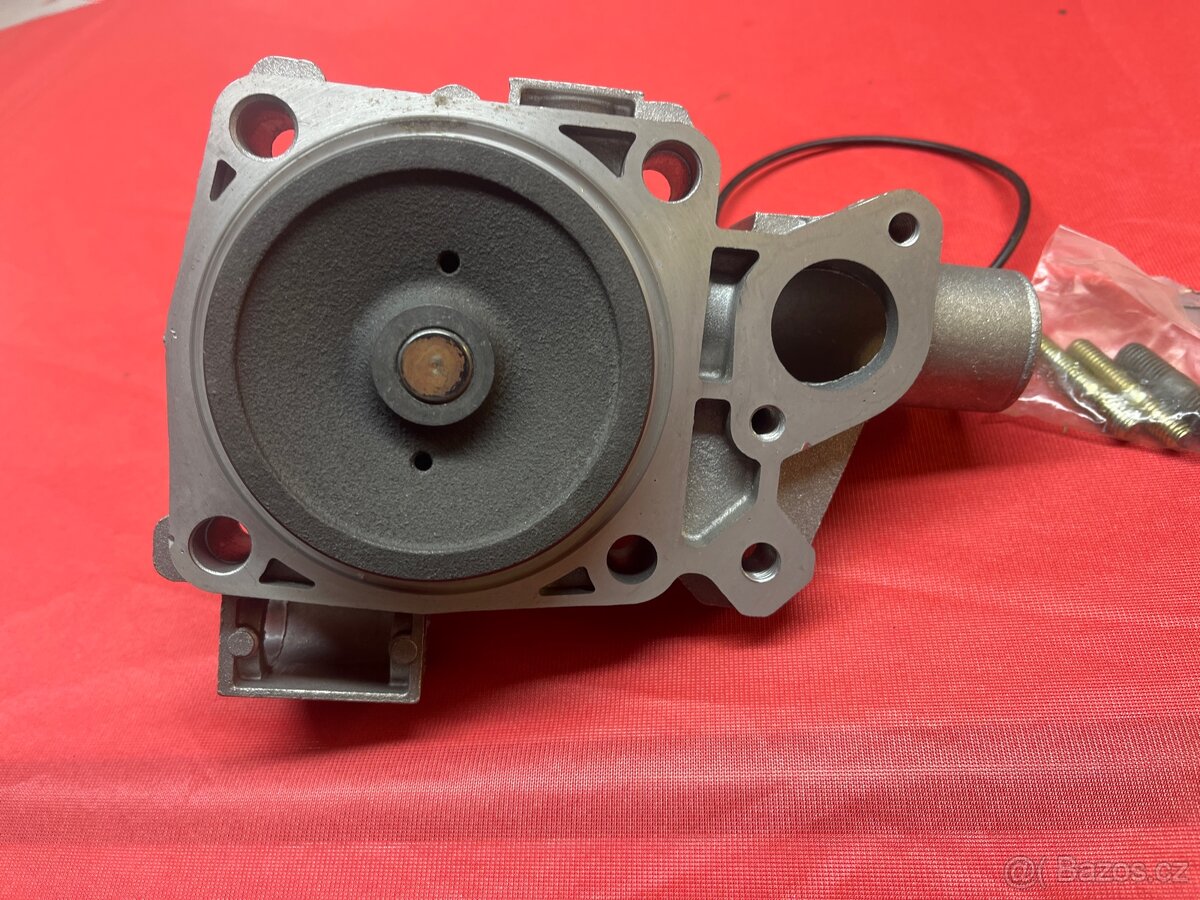 Vodní pumpa SKF VKPC 82630 - 2