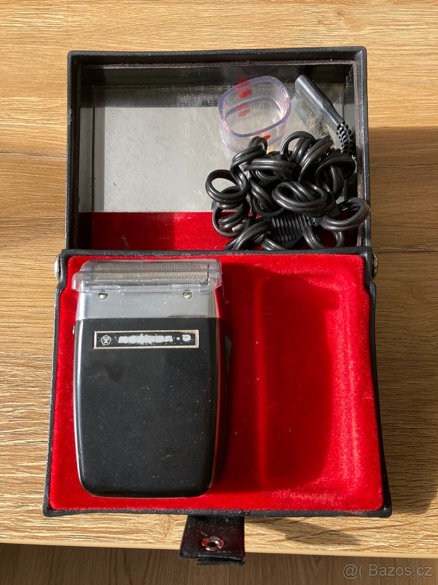 Prodám holicí strojek značky MOCKBA - 2