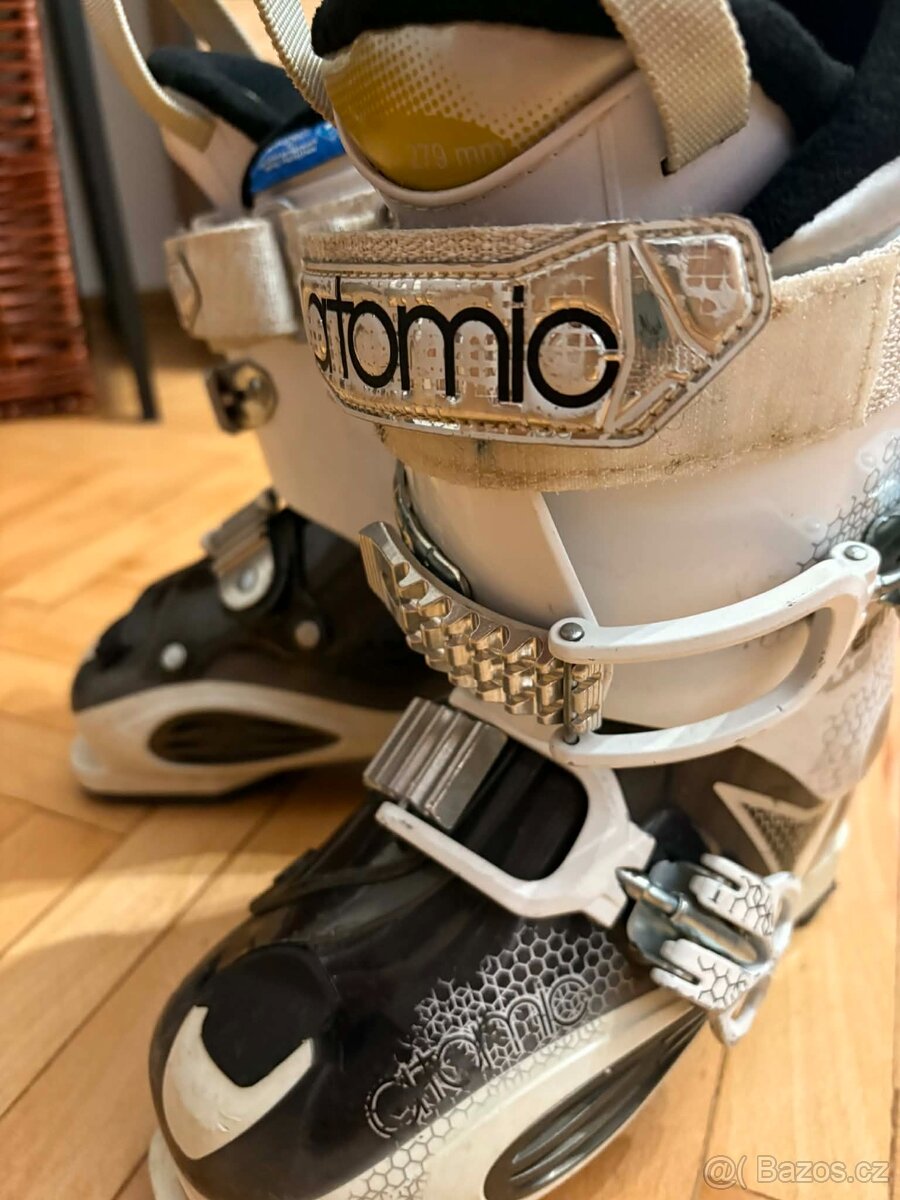 Lyžáky/přeskáče Atomic 23/23.5 - 2