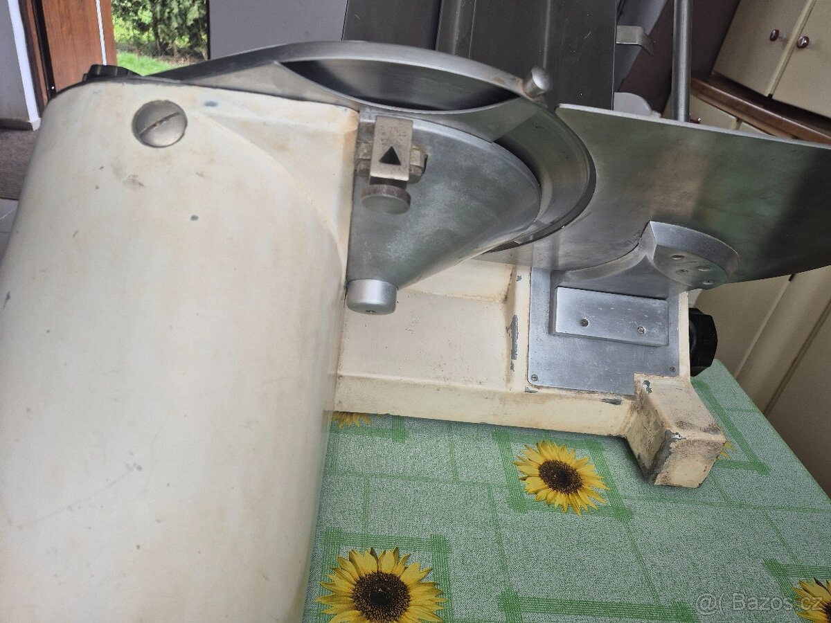 Elektrický kráječ - 2