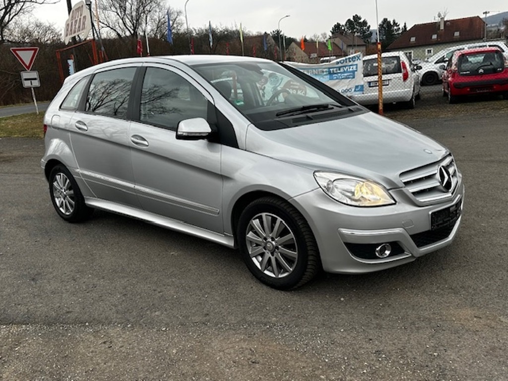 Mercedes-Benz B180, r.2009, automat, STK, klimatizace - 2