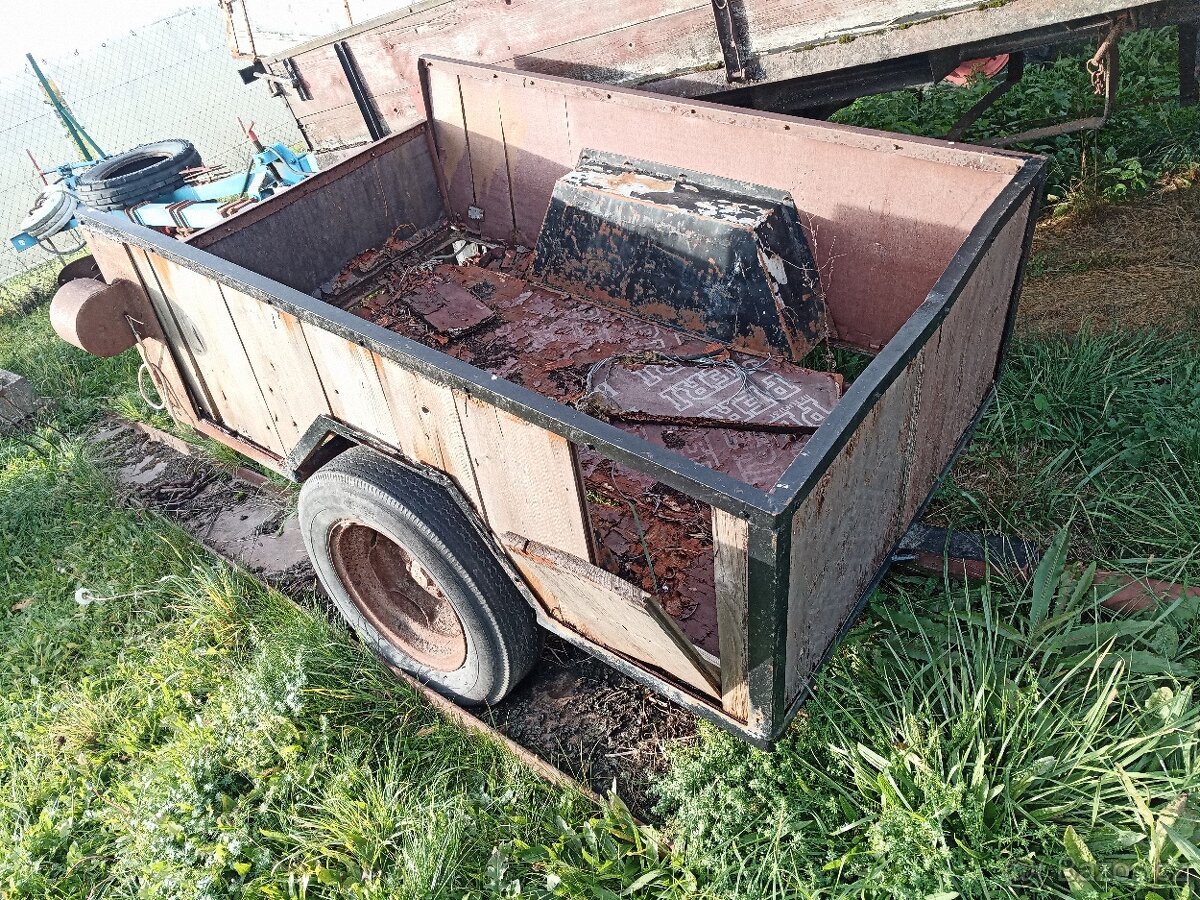 Kára za traktor. - 2