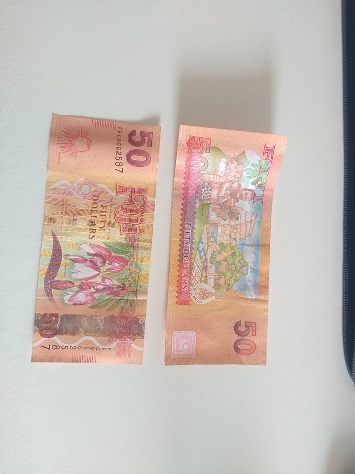prodam 50 fidzi (fiji) dolar-ovou bankovku - 2