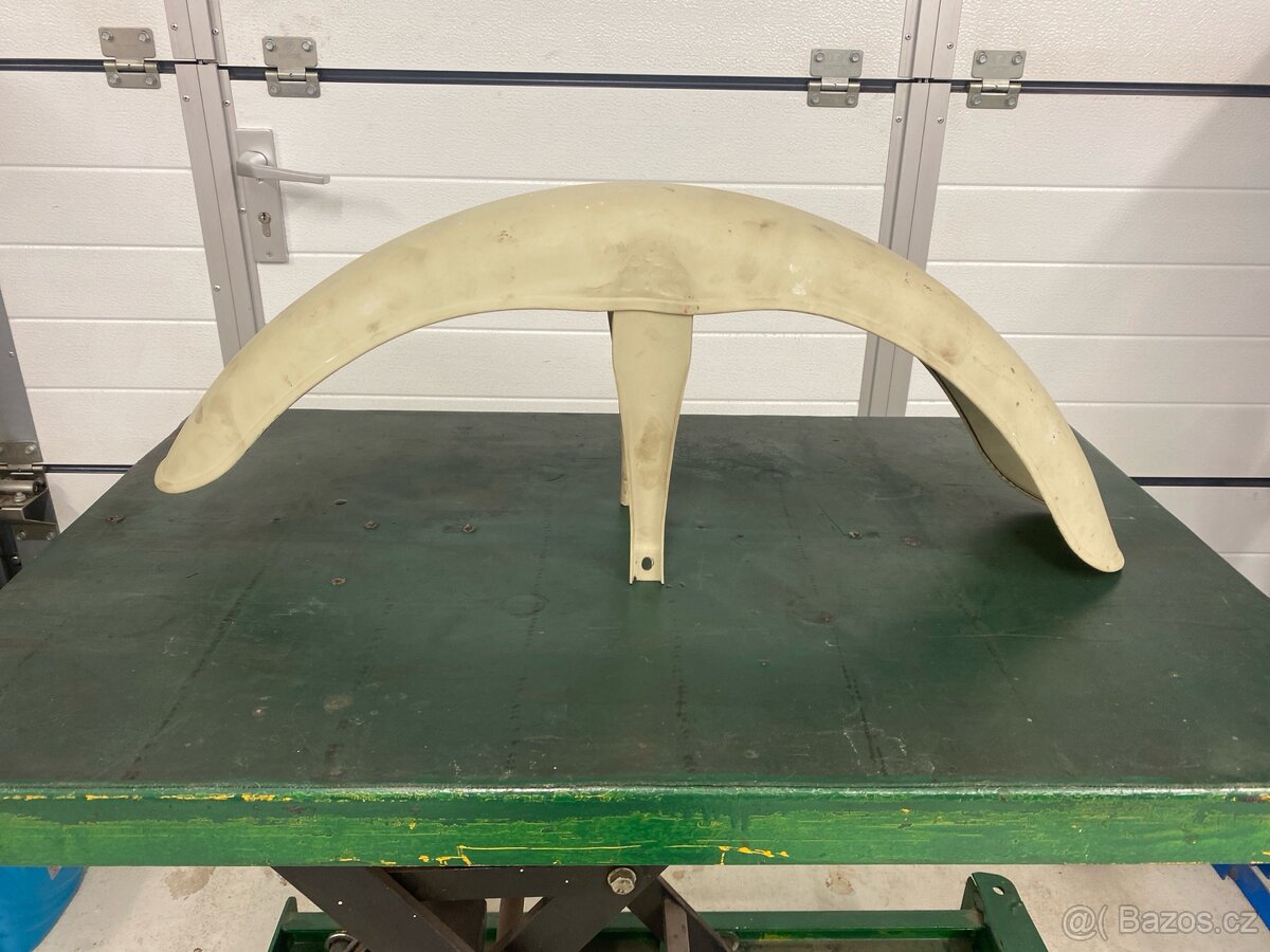 Predni blatnik Jawa Californian - 2