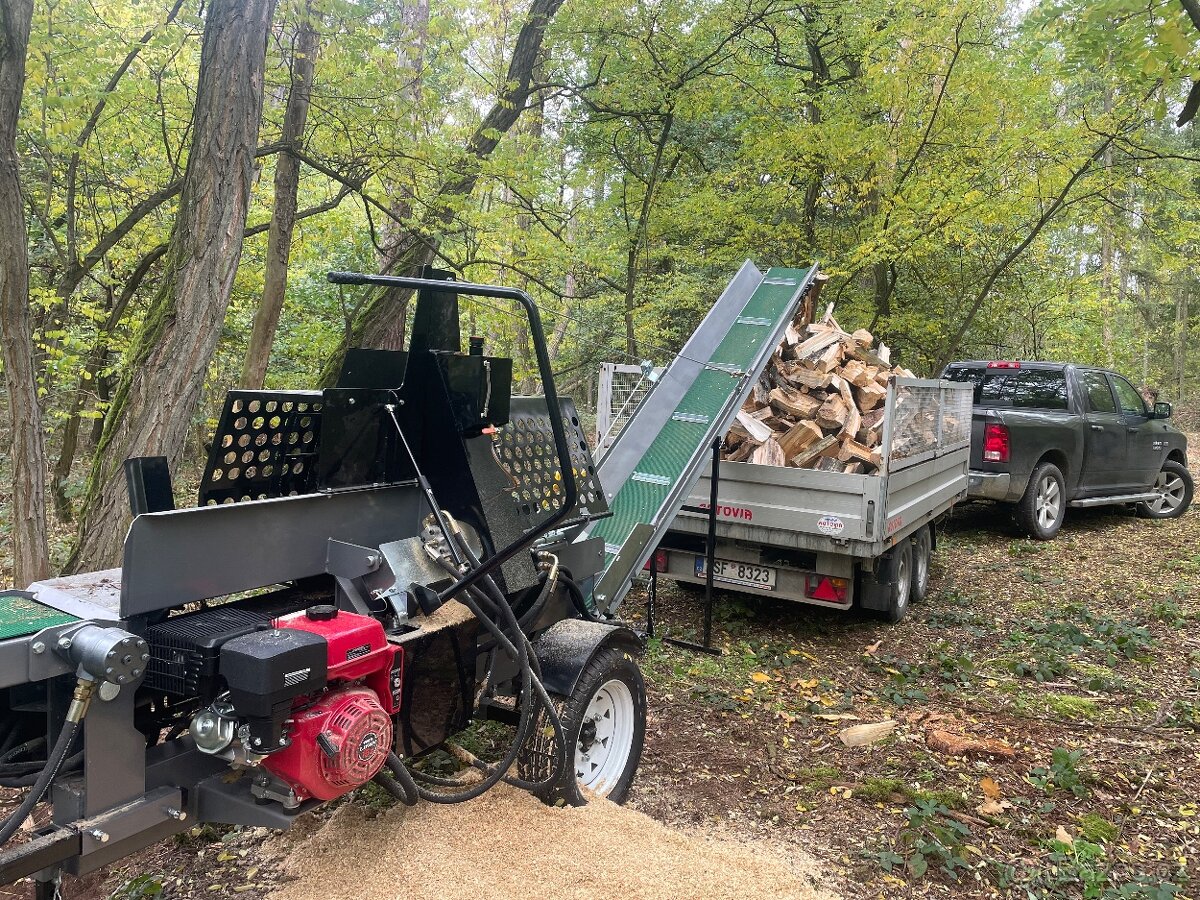Pronájem poloautomatu na štipání dřeva - 2