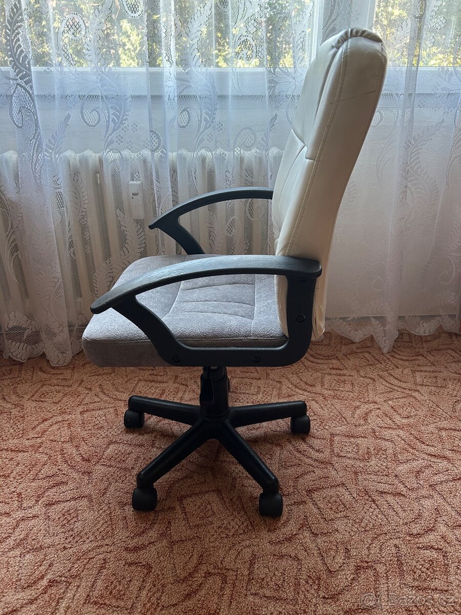 Kancelářské křeslo - 2