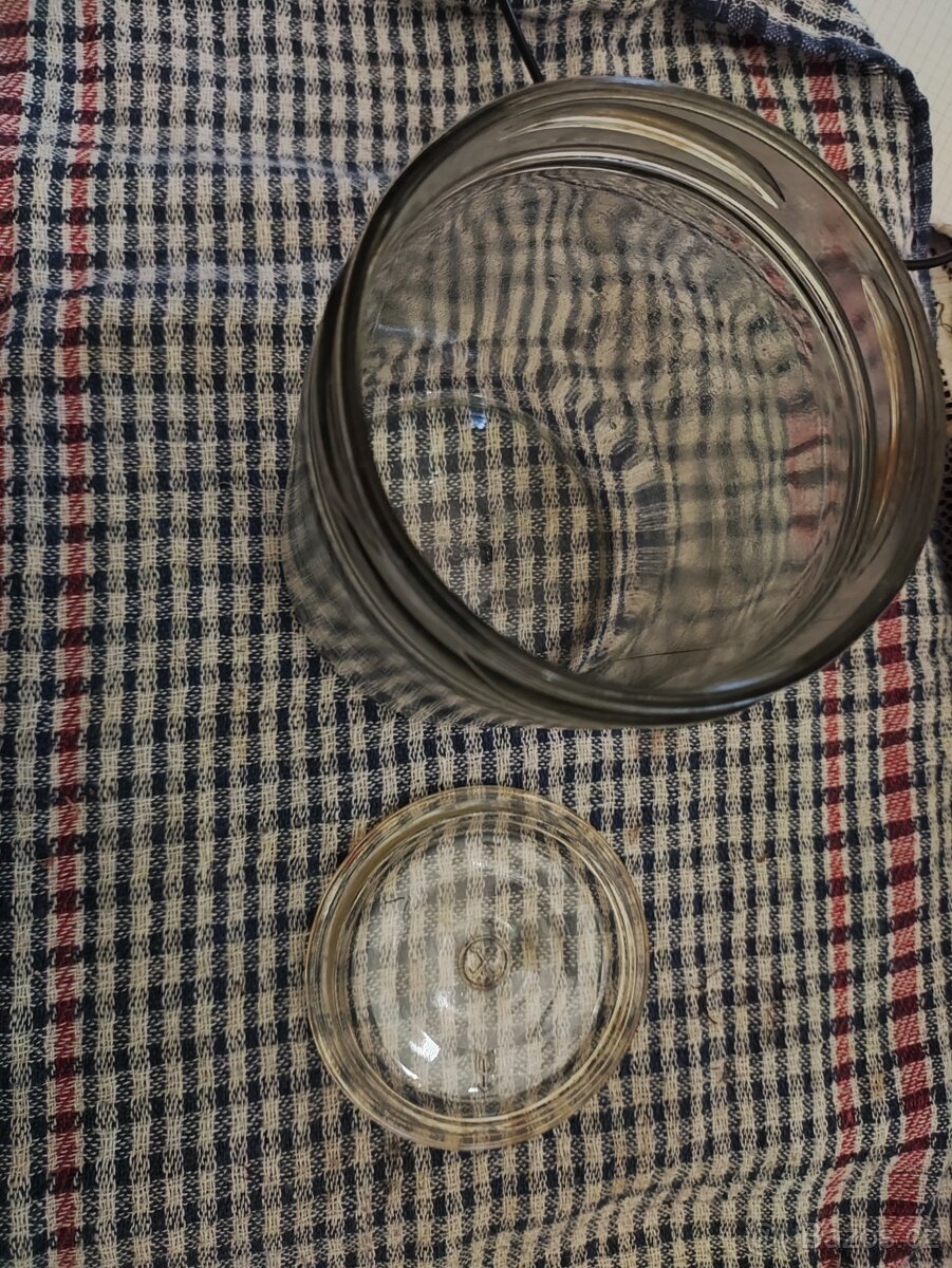 Staré zavařovací sklenice se skleněným víčkem - 2