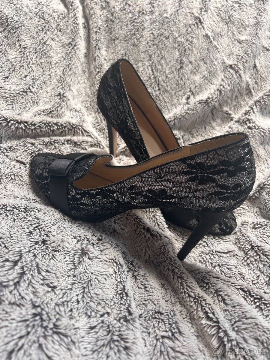 Luxusní krajkové černé lodičky vel 40 - 2