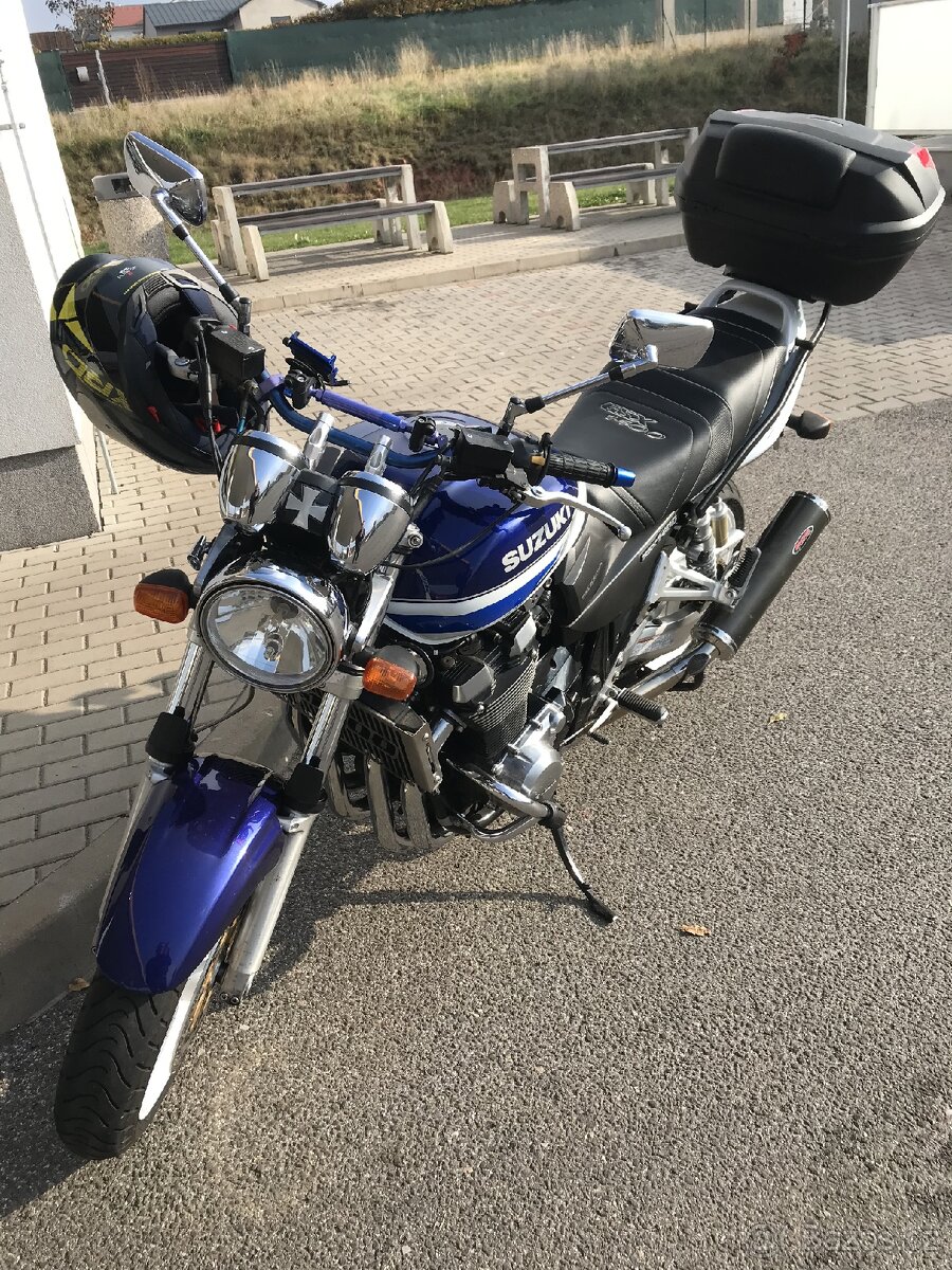 Suzuki GSX 1400 - 2