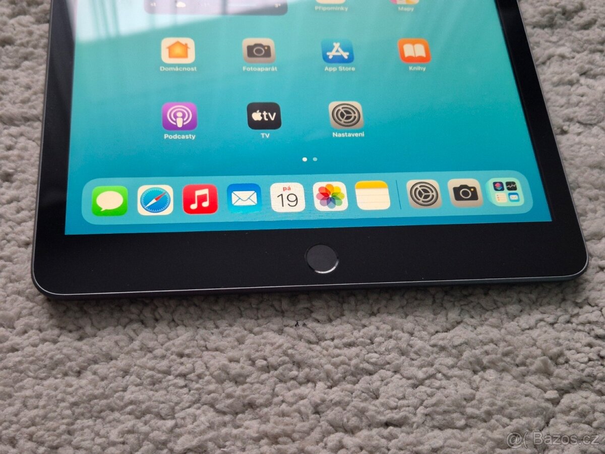Apple iPad 7. generace Wi-Fi + Cellular TOP stav - 2