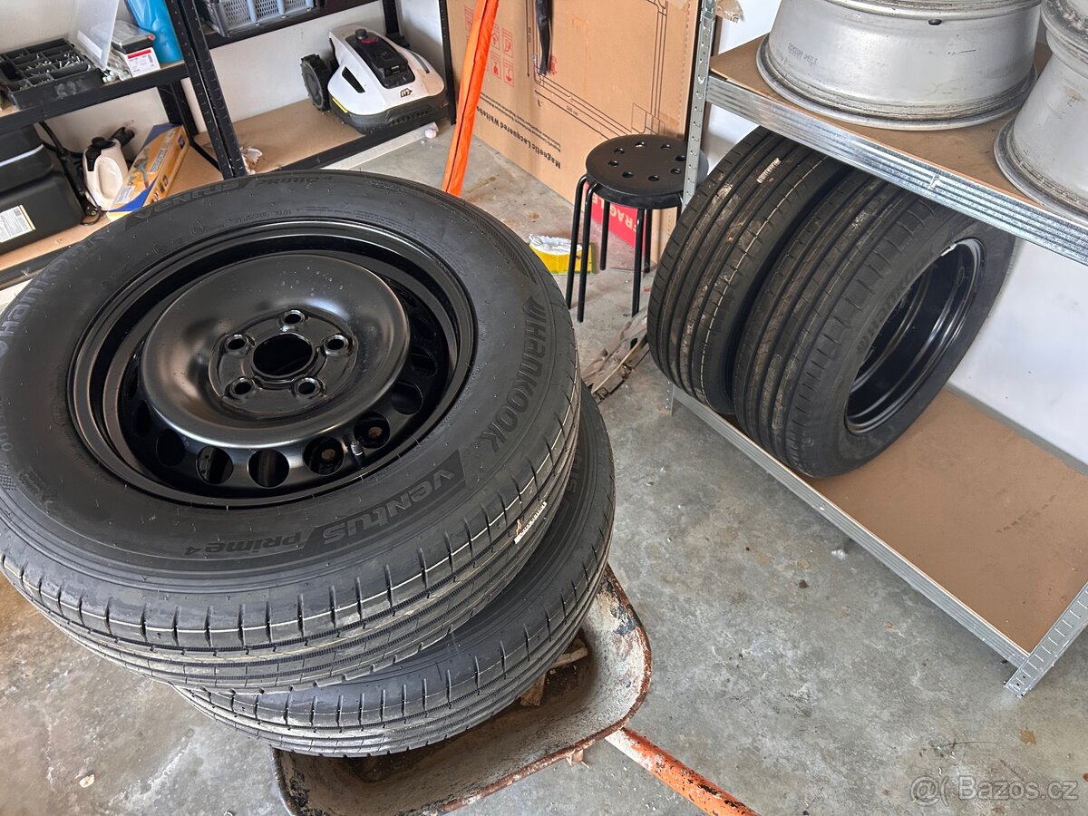 Nová letní sada 16" VW Multivan T7 + orig. poklice - 2