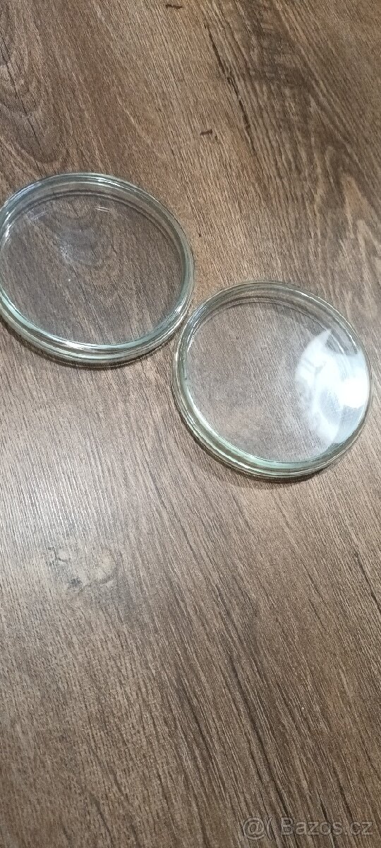 Petriho laboratorní misky skleněné - 2