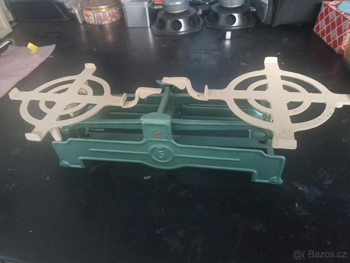 Stará kuchyňská váha, hmoždíř - 2